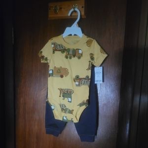 12 month Boys Carter's Baby 2 piece outfit.